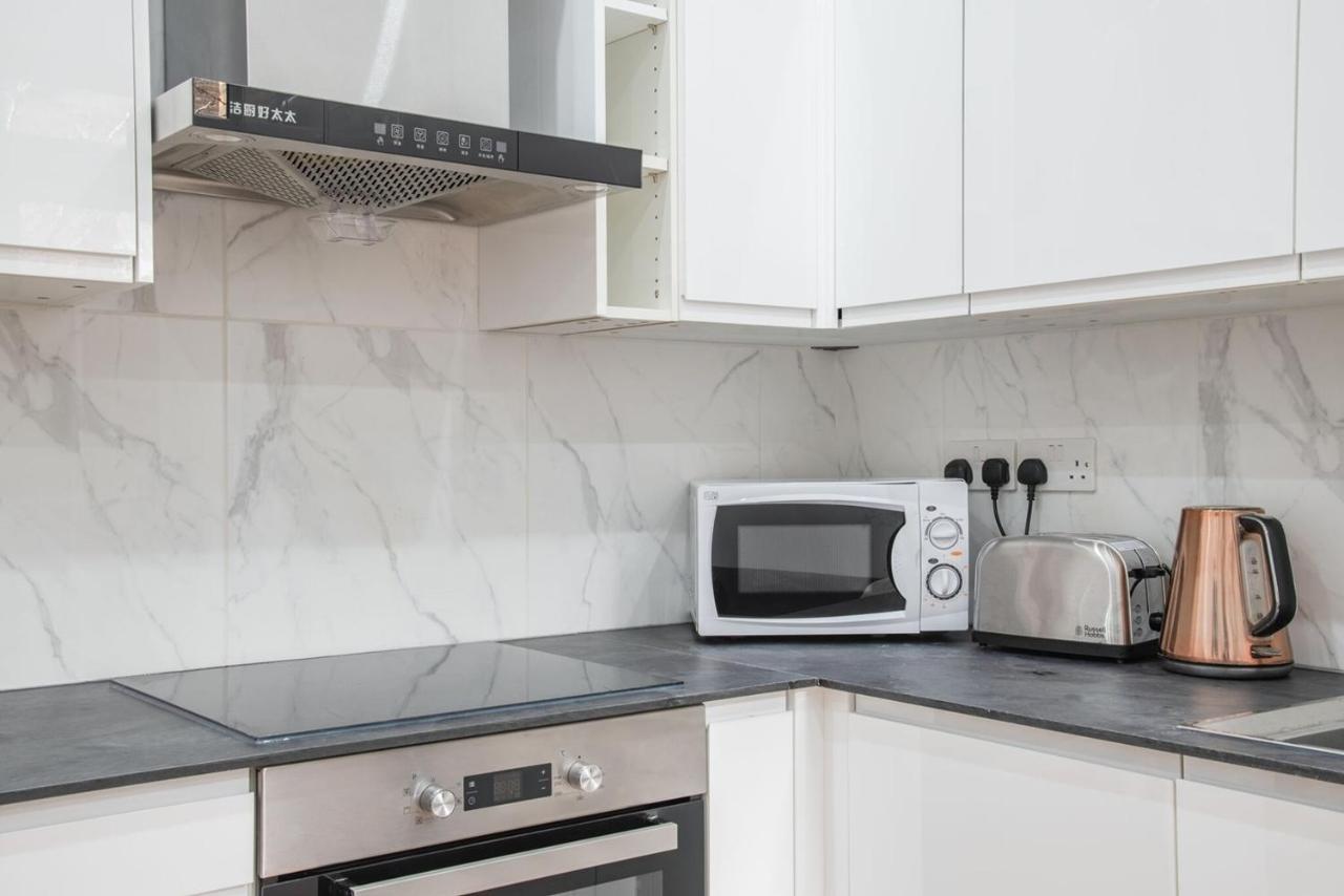 Comfortable Flat In Hammersmith Apartment Londra Exterior foto